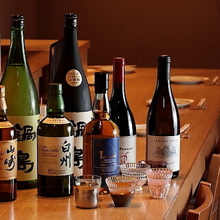 售完即買新的考究的日本酒和葡萄酒