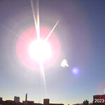 JiProign - エキスポセンターH2ロケットの上空、高度30度で南中した冬至の日の太陽。