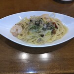 た喜ち - 週替わりのパスタ(海老・白菜・木の子のペペロンチーノ) 980円 ♪