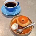 アワーズ - ブラジルプヂン。ホットコーヒー。