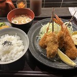 Hansu - 牡蠣フライとエビフライ定食