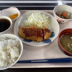 Akashishiyakushominamikaigishitsutou - 日替り定食B 600円