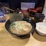 らーめん紫龍 - ラーメン780円