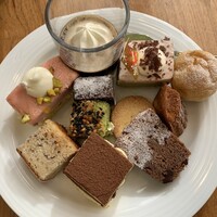 ザ・ループ ホテルアゴーラ大阪守口 - 先にデザート確保