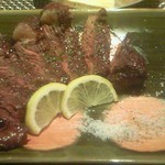 ナトレーザ - イチボステーキ\1000。別名ピッカーニャと呼ばれるお肉。