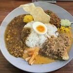 フィッシュ - 白身魚のカレー三種コンボ