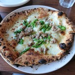 Pizzeria HINAHARU - 自家製サルシッチャ・ししとうのピッツァ (1,200円・税込)