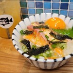 やばい魚屋さん - 北の大海原が育んだサーモン丼　（並 1300円）お茶漬け