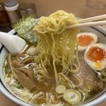 いつみ屋 - 麺上げ