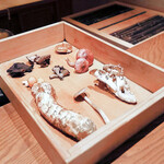 ごだん 宮ざわ - 数種のきのこ