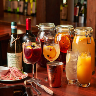 肉に合う！30種のボトルワインや、ドリンク。お得なコースも◎
