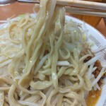 Butayama - ラーメン並900円ニンニク野菜アレ、味噌山100円、麺リフト(2023.12.1)