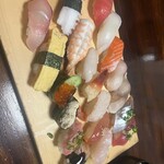 魚屋直営すし食堂 魚まる - メガ握り20貫