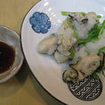 大滝 - 茹でカキおろしポン酢　緑の野菜はセリです　７５０円