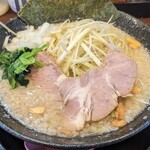 拉麺・呑み喰い処 伊八 - 料理写真:ネギコテラーメン