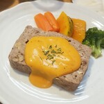 キッチン ブルー グローブ - 反対側から、黒胡椒とチーズのソースはたっぷり！