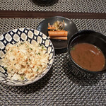 Teppan Takahashi - お食事の「ガーリックライス」と「香の物」、「お味噌汁」