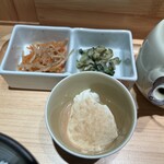Dashi Cha Duke En - 小鉢と胡麻豆腐