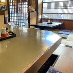 鐘つきうどん きんちょう  - カウンター席も小上がり席