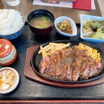 ステーキ&ハンバーグ 前田亭 - 熟成赤身牛ステーキL定食　焦がしニンニクソース　1,540円