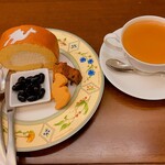 森のらくだ - ケーキとミルクティー