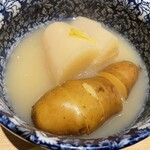 Tori Dashi Oden Samon - 大根とじゃがいも