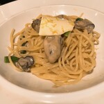 山下食堂 - 牡蠣とほうれん草 レモンバターのスパゲッティーニ