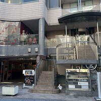 グリル ア ターブル - こんなビルの2階です