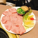 焼肉・ｽﾃｰｷ みーとがぁでん - 