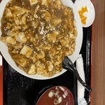 Shuka Hanten - チャーハンに麻婆豆腐が乗っていて絶品です