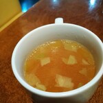 フィンガーズ・クロスト - コンソメスープも美味しい