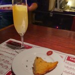 はじめの一っぽ - ガーリックトースト（食べかけ）