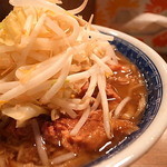 らーめん こじろう - スープがこうだと、二郎とは趣が全く違う