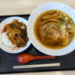 中華万里 - 醤油ラーメンとミニ中華丼