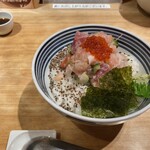 日本橋海鮮丼 つじ半 - 