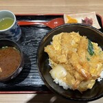 Gudo rakku - ランチメニューの海老フライ丼