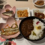 小料理 よしこ - “おばんざい”と〆の“カレー”