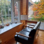 むあ文庫 - 利用した席は、窓辺に向いて座れるのでリラックスできました。