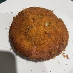 バックシュトゥーベ ツオップ - カレーパン。割と普通でしたが、揚げたてを何回も細かく出しているのは流石です。