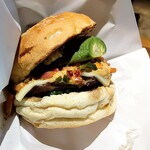 バーグホリック - ワカモレチーズバーガー