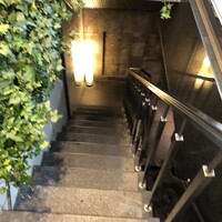 ラステイクス - お店は地下。