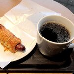 スターバックスコーヒー  - スターバックスコーヒー 「あらびきソーセージパイとドリップコーヒー」