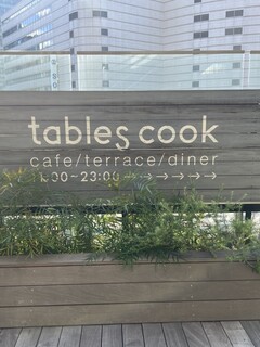 tables cook&LIVING HOUSE - 