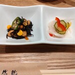 とんかつ成蔵 - ひじき＆ピクルス