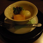 たてしな薫風 - デザートです。マントロピース前で頂きました。