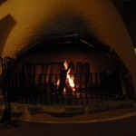 たてしな薫風 - マントルピースに火が灯るといい感じです。