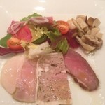 ブラッスリ 風間 - 前菜。パテなど。野菜のうち、赤カブがすごく美味しかった