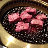 牛牛 西麻布 総本店 - 分厚いたん