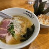 Tori Paitan Senmonten Ichiban Boshi - いちばんセット（醤油+かやくご飯）1000円