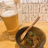 Meieiki Tachinomi Ooshima - 生ビール、和牛スジと牡蠣のどて煮